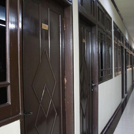 Vaccinated Staff - Oyo 181 Wisma Bintang Jakarta Exterior photo