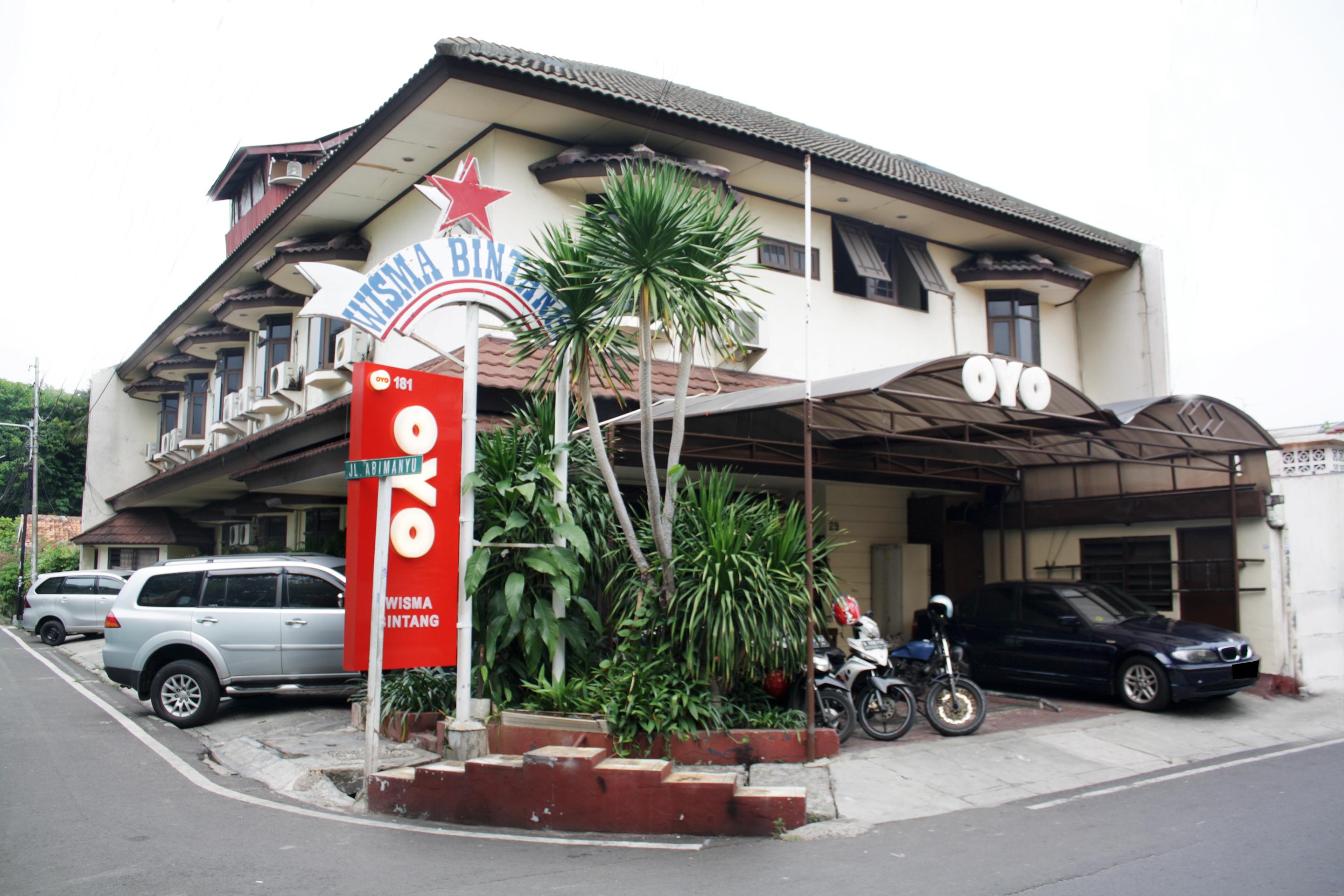 Vaccinated Staff - Oyo 181 Wisma Bintang Jakarta Exterior photo